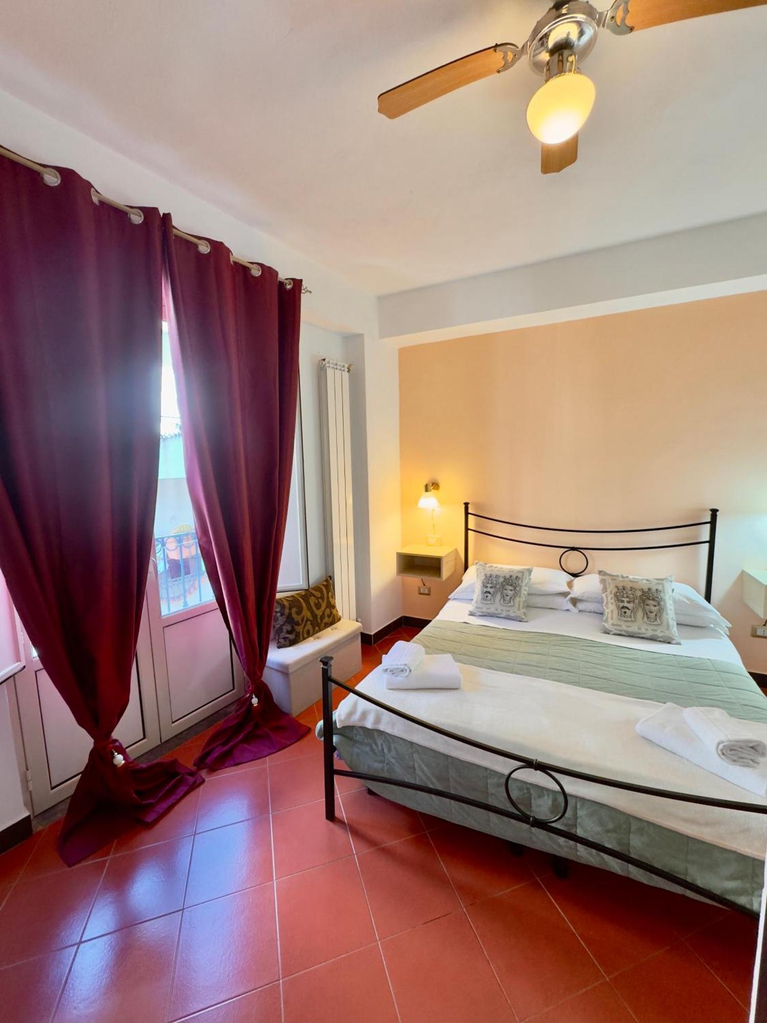Bed and Breakfast Taormina'S Sun Экстерьер фото